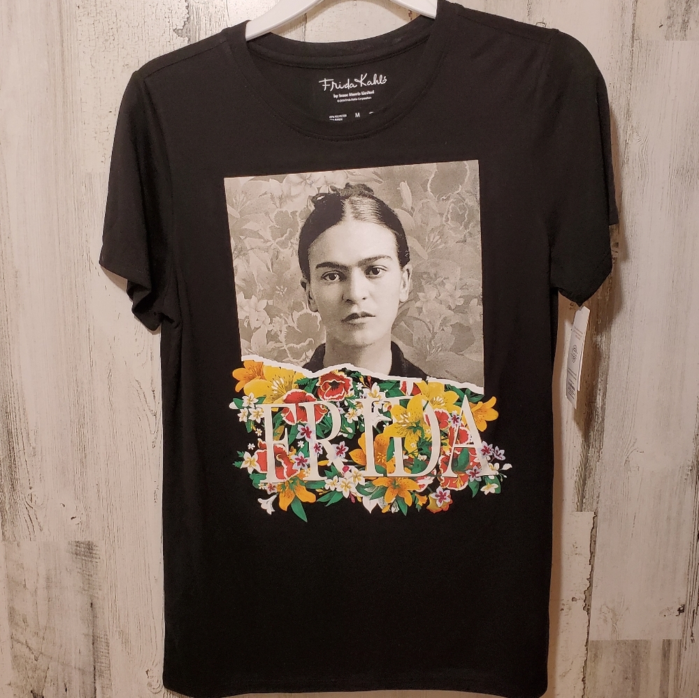 NWT Medium or Large Women's Frida Kahlo Tee